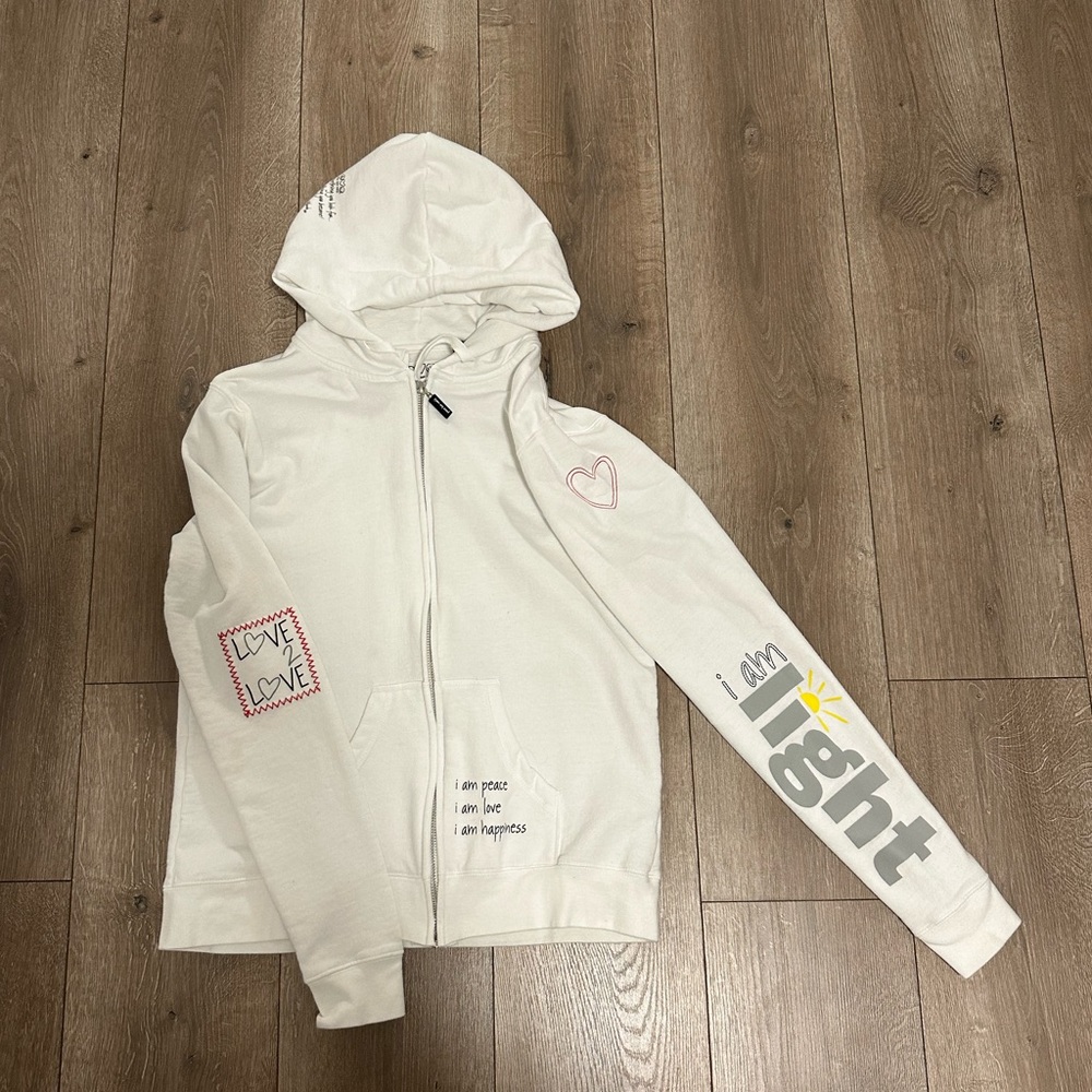 peace love world hoodie, never worn, small